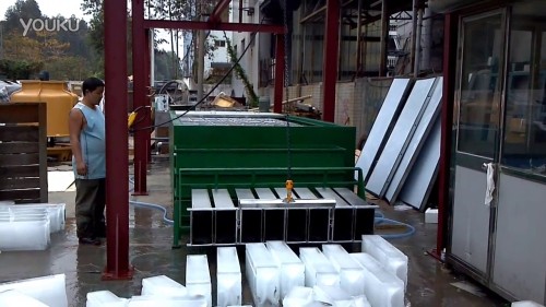 塊冰機(jī)出冰視頻，塊冰機(jī)生產(chǎn)全過程，食品塊冰機(jī)